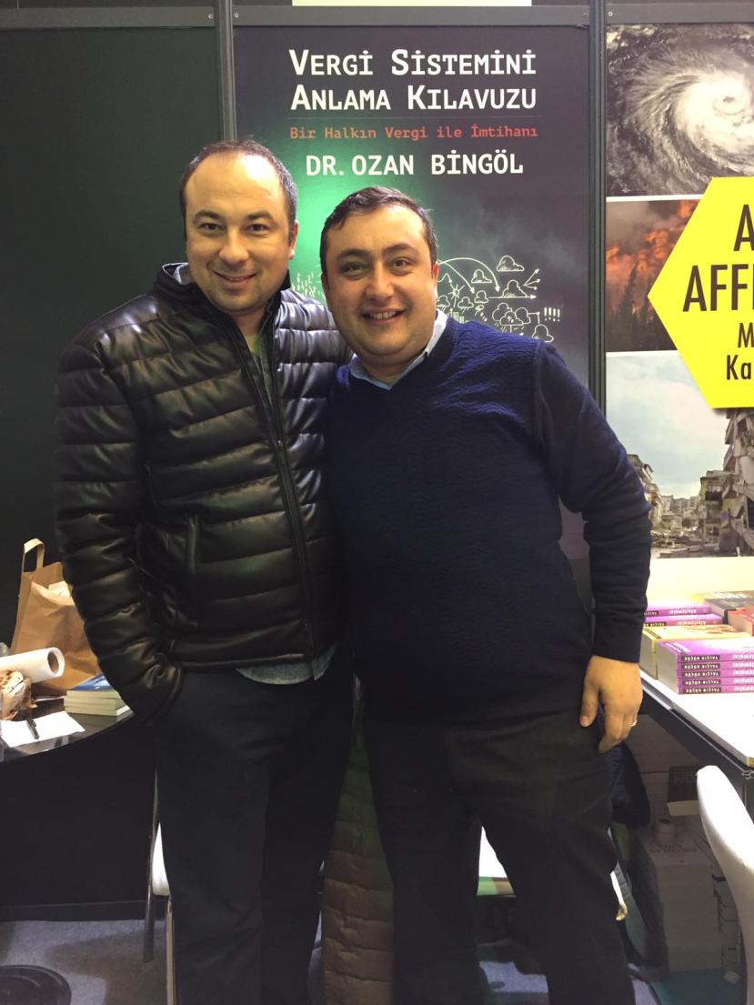 Ozan Bingöl Tekin Yayınevi Vergi Sistemini Anlama Kılavuzu imza günü ankara kitap fuarı 1