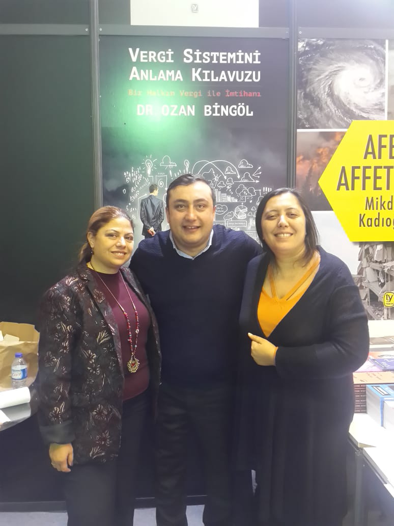 Ozan Bingöl Tekin Yayınevi Vergi Sistemini Anlama Kılavuzu imza günü ankara kitap fuarı 6