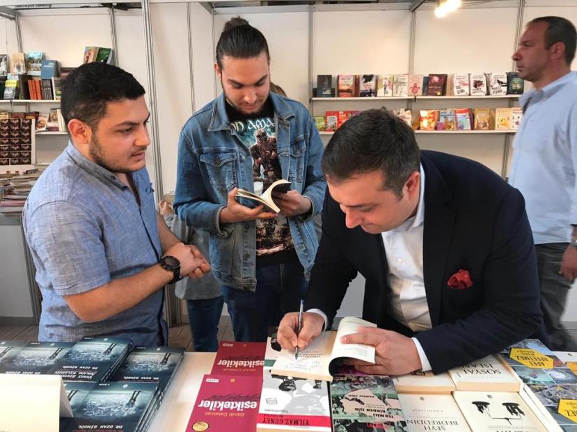 İzmir Çakabey kitap günleri mart 2019 ozan bingöl 1